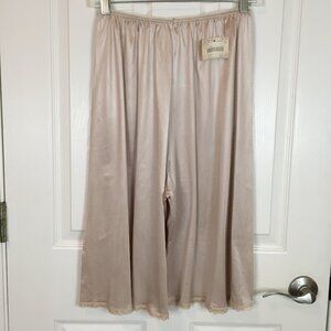NWT Vintage 1X Lady Romance Beige Nude Half Slip Pant Lace Trim Antron III Nylon